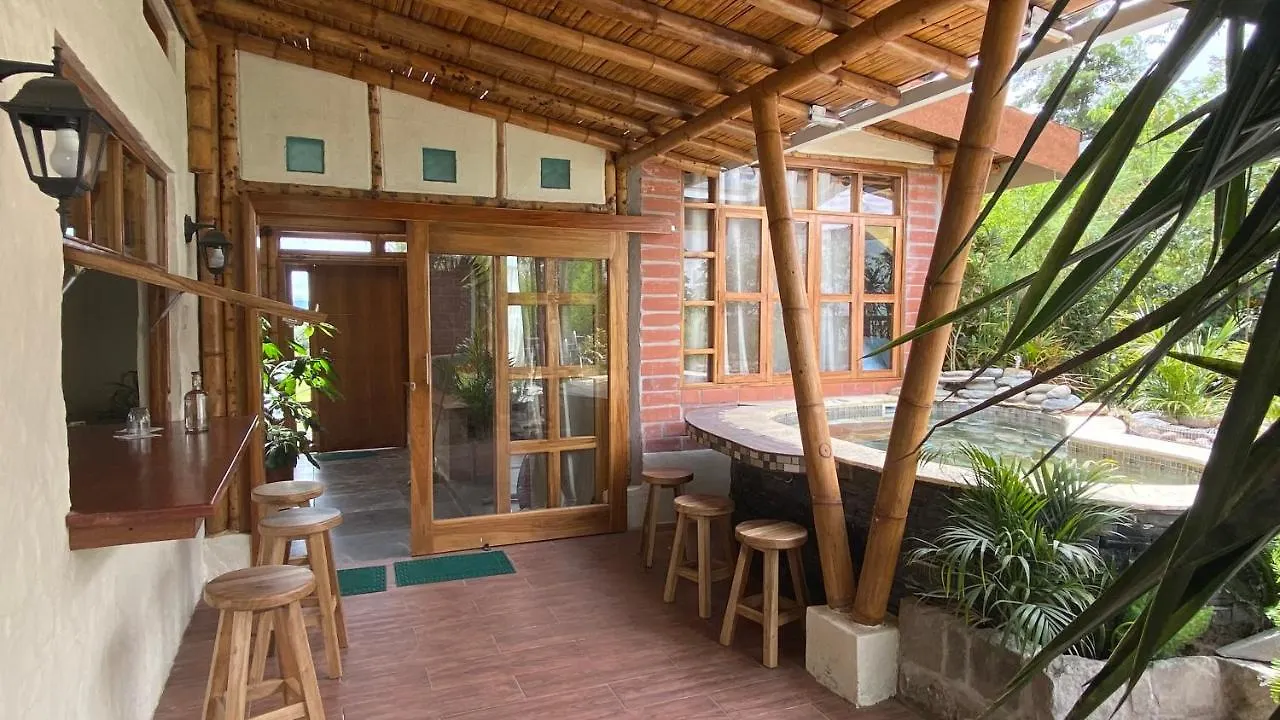 Hosteria Colibri Aeropuerto Tababela