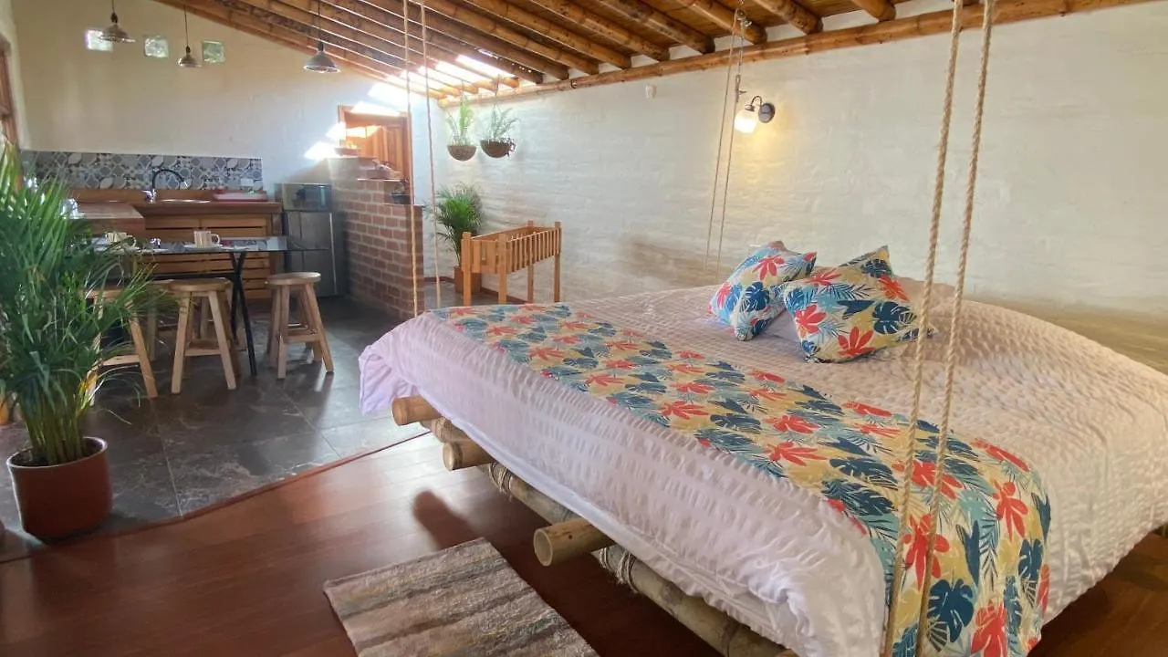 Hostel Hosteria Colibri Aeropuerto Tababela Ecuador