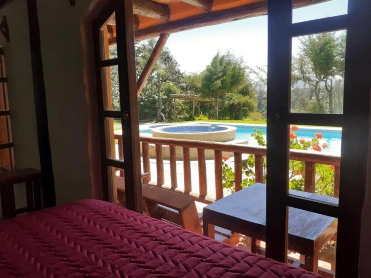 Hostel Hosteria Colibri Aeropuerto Tababela